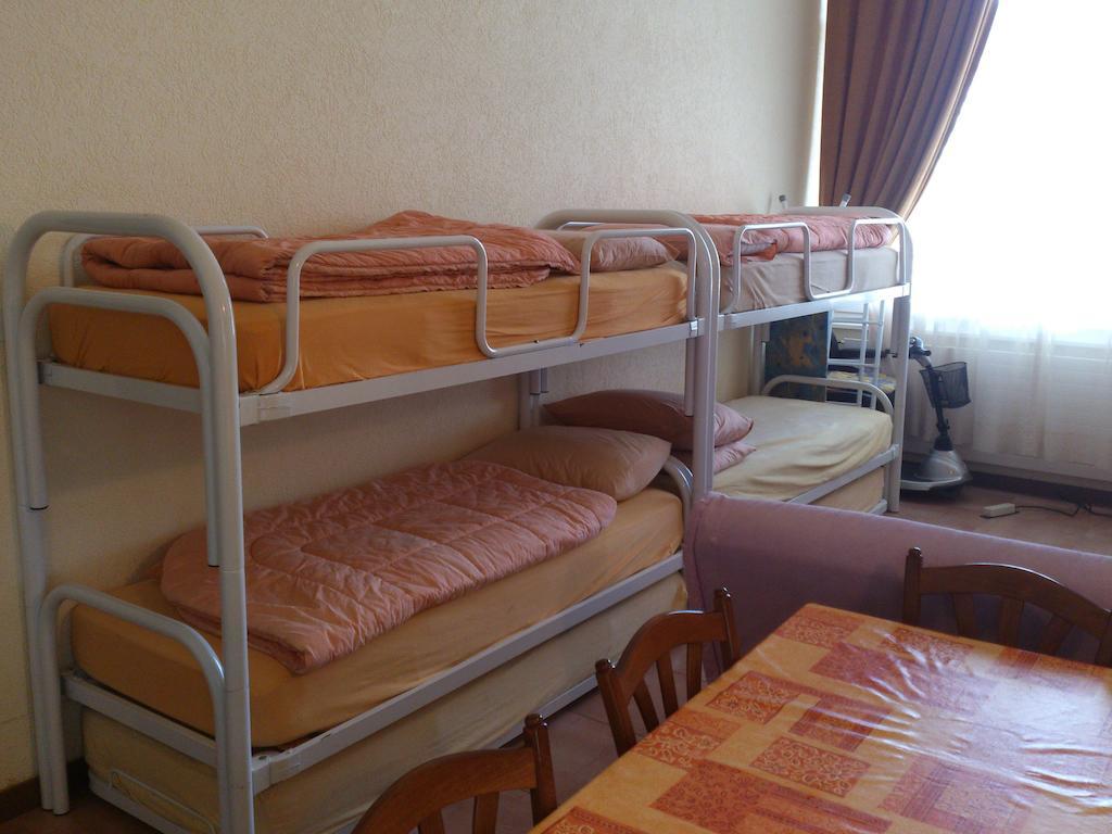 HéberGement du POD La Chaux De Fonds Habitación foto